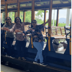 Clientes no Bonde de Santa Teresa - Rio de Janeiro - foto de própria autoria - RG Turismo